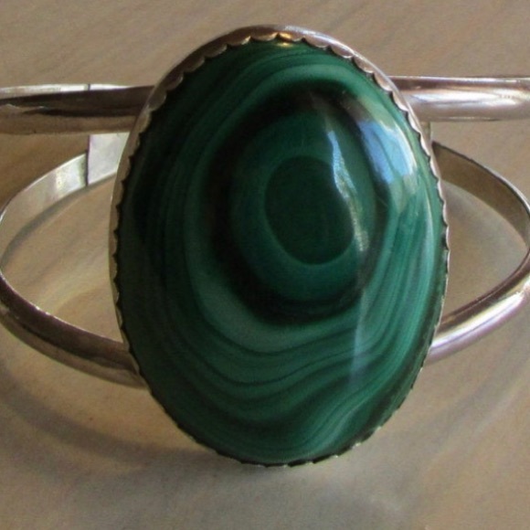 BEAUTIFUL BULLSEYE MALACHITE and SILVER cuff bracelet